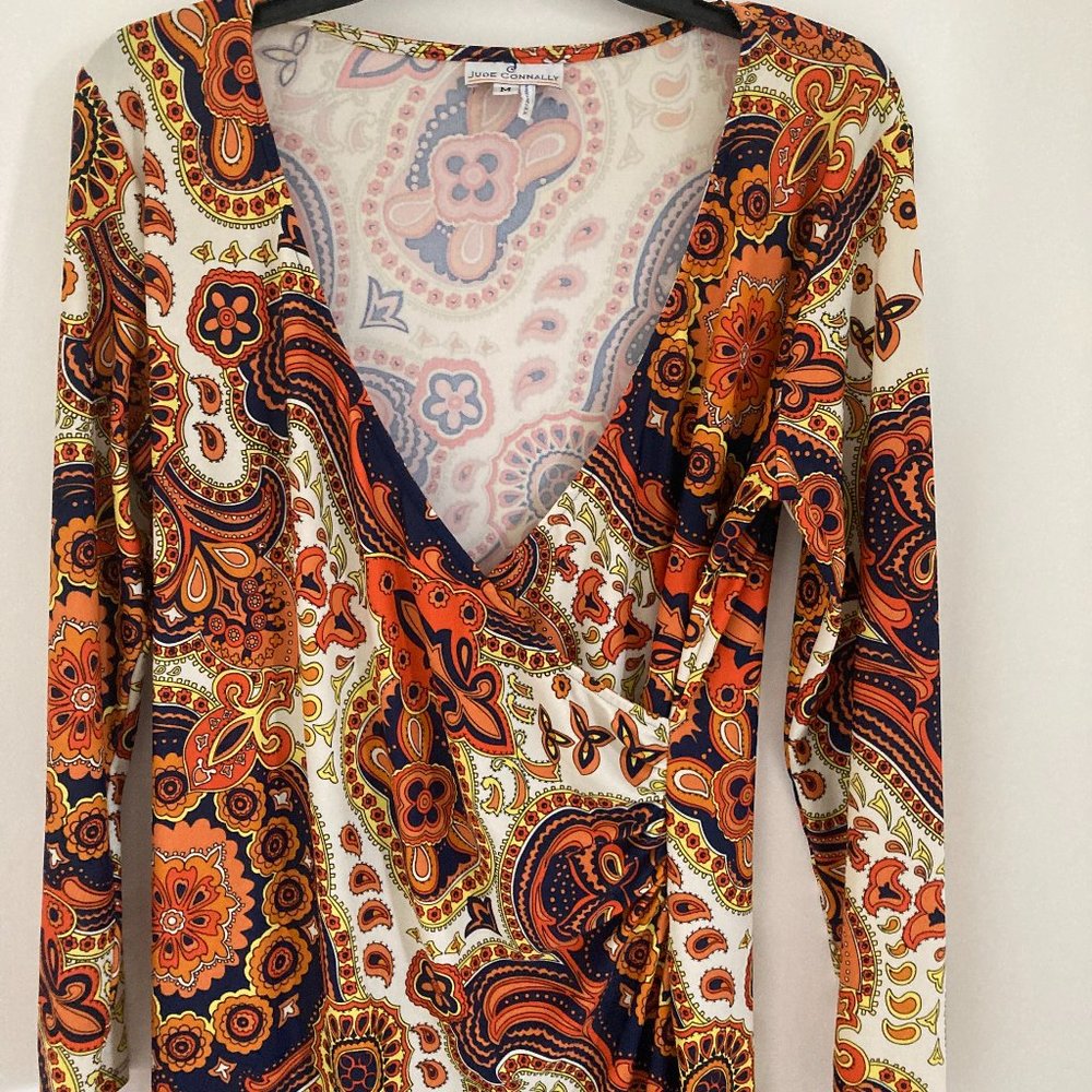 Judy Connelly; awesome dress ,never wrinkles!   Great for traveling!